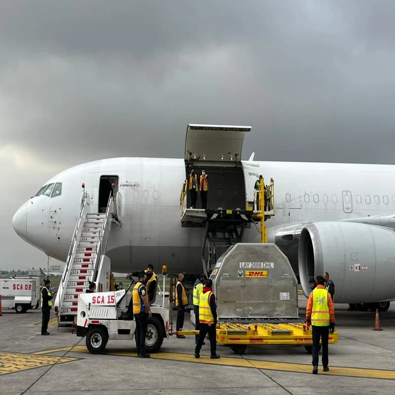 Carga aérea en pista