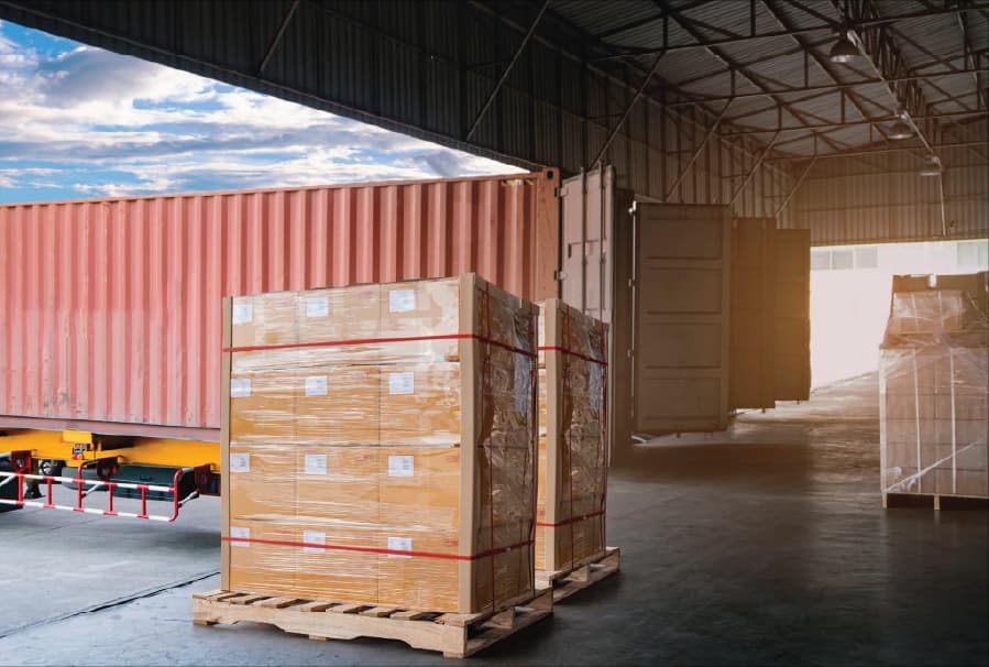 Less-than-Container Load (LCL) - An illustration of a truck loaded with cargo boxes.